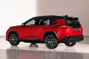 全新丰田RAV4，主打插混，5.8秒破百，标准/越野/GR三种造型