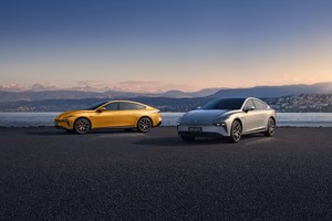 AI上奕派 2025款东风奕派eπ007焕新上市 11.59万元起