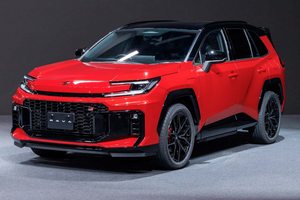 第六代丰田RAV4首次亮相，全系混动