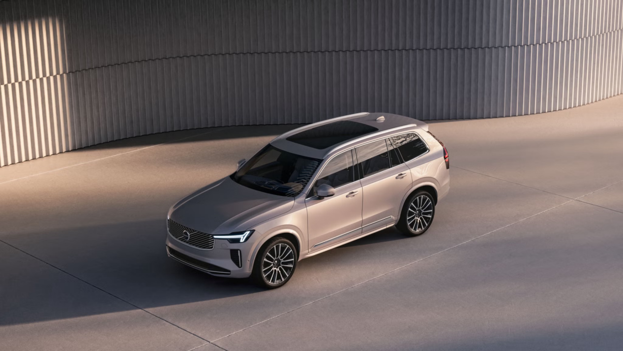 上汽奥迪Q6 quattro纪念版VS沃尔沃XC90：家用豪华谁更值得入手？