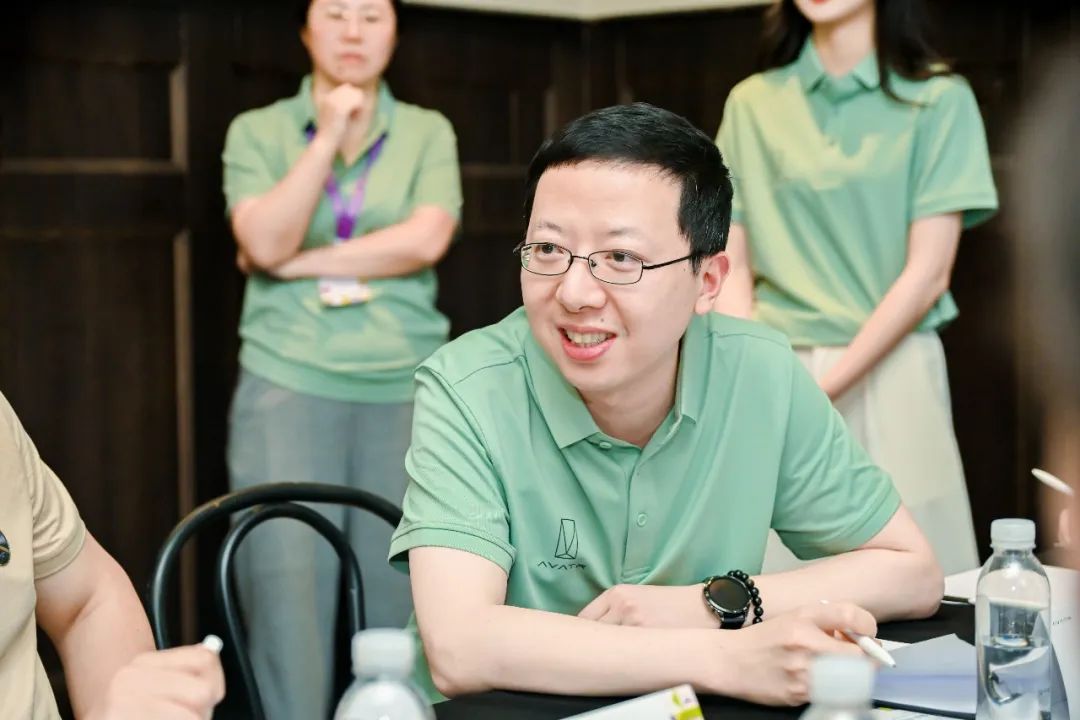从悦己到热爱！车主视角看，阿维塔如何迈入2.0时代