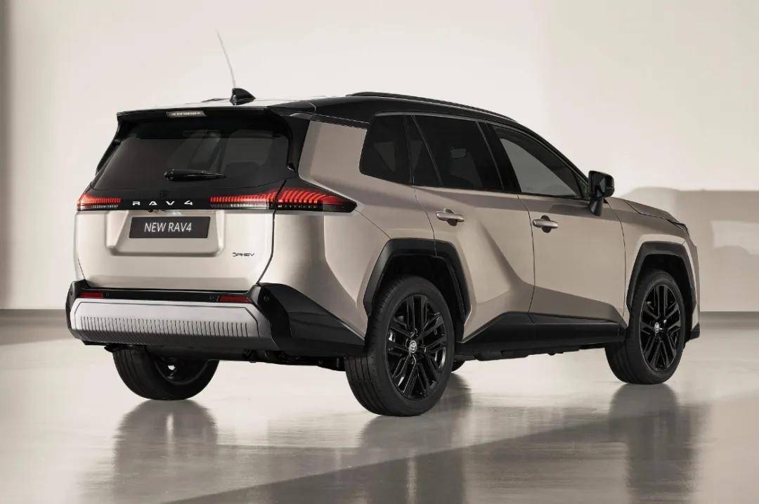 全新一代RAV4来了，丰田真的抠到家了？