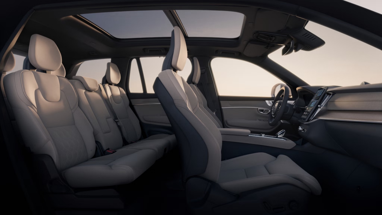 上汽奥迪Q6 quattro纪念版VS沃尔沃XC90：家用豪华谁更值得入手？