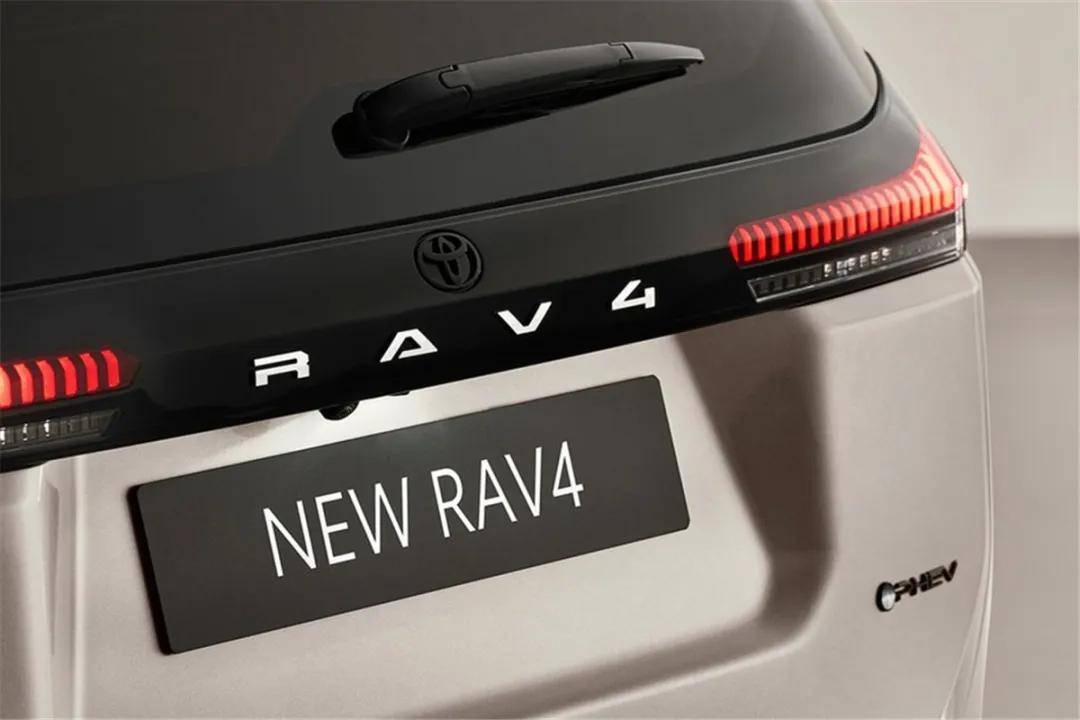 全新一代RAV4来了，丰田真的抠到家了？