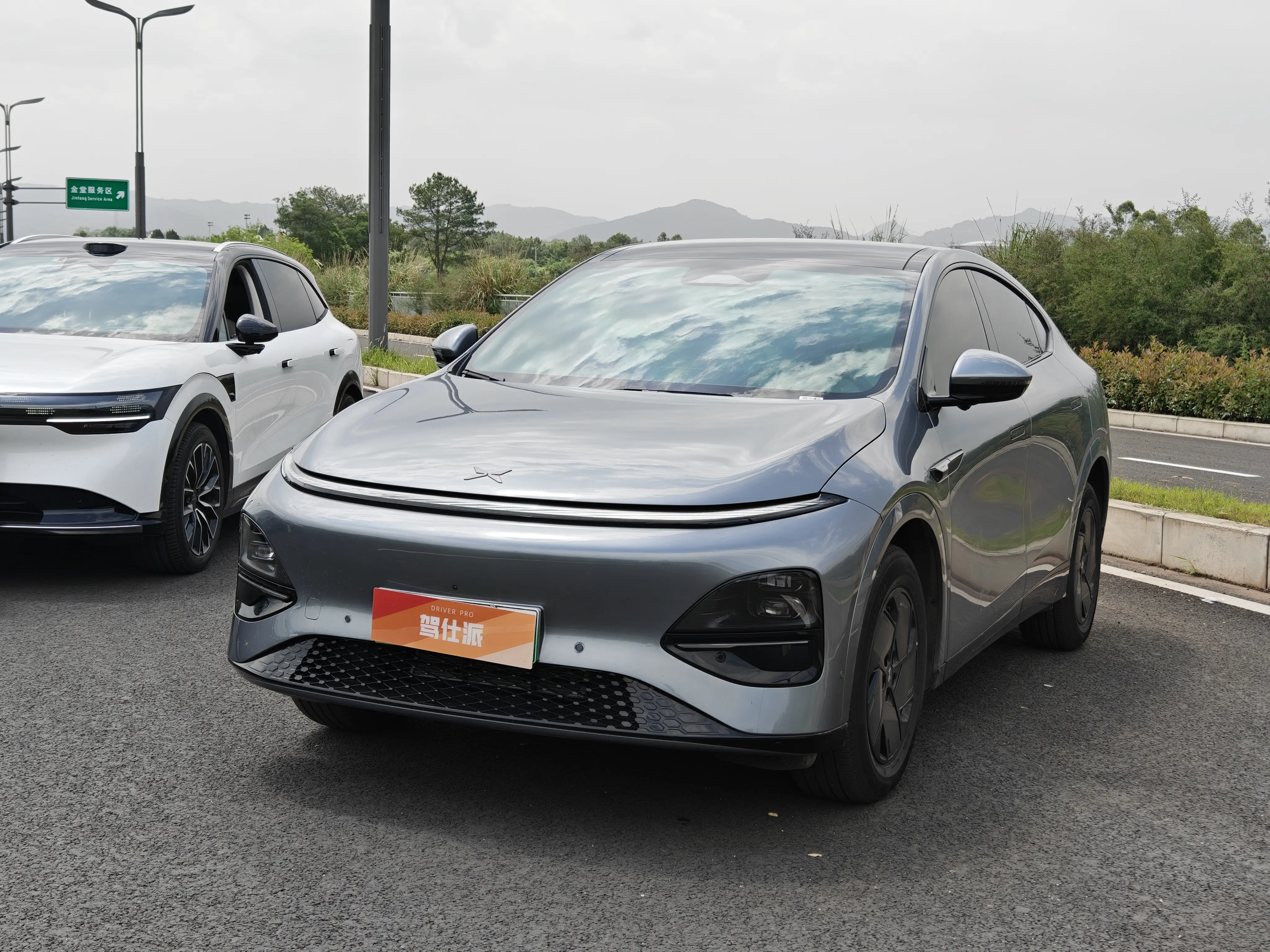 短试2025款小鹏G6入门版：一款更舒适更便宜的Model Y平替