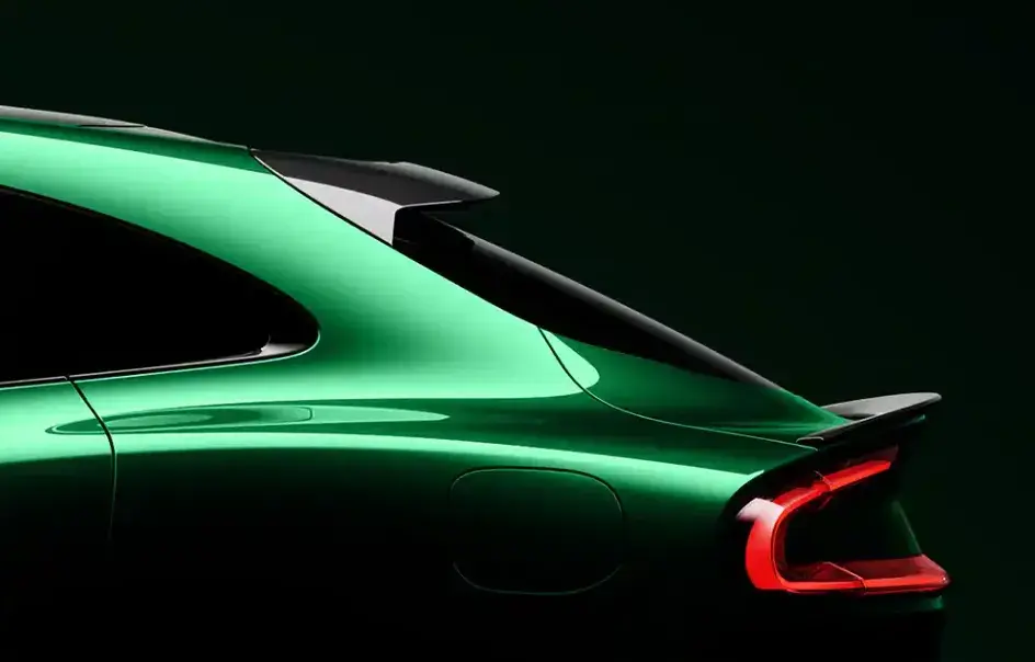 小米YU7来了，打的不是Model Y？