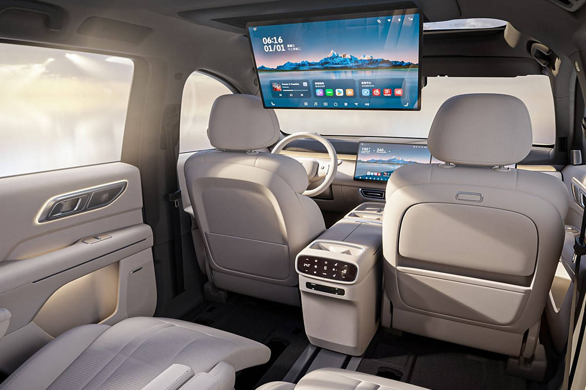 “9系”家用大六座SUV 深蓝S09入手价仅20.49万起