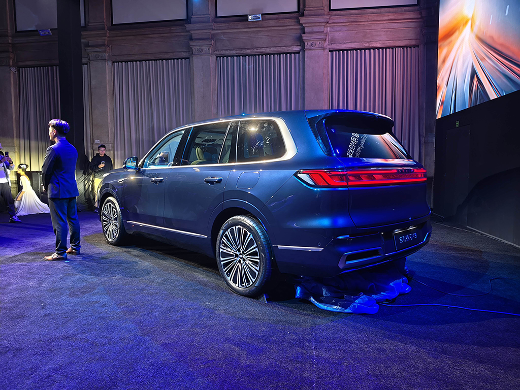 又一款6座旗舰SUV！吉利银河M9详细解析
