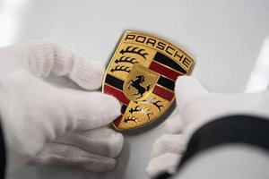 保时捷变招，大力发展混动车型而非纯电动汽车