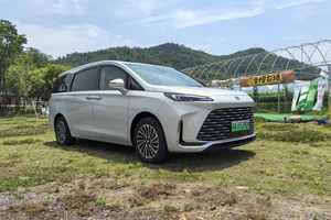 试驾GL8陆尚——1420km续航+剧院三排，重塑插混MPV标杆