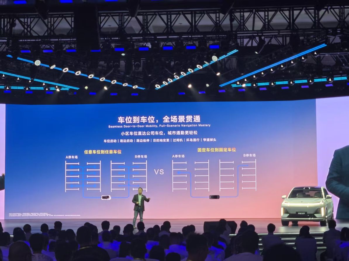 上演大六座SUV市场错位竞争教科书，23.99万起的深蓝S09上市交付