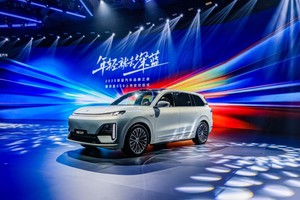 安全领航 保价一年 权益拉满 深蓝S09上市交付 权益价20.49万起