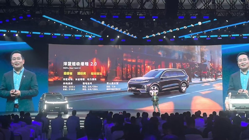 大六座SUV“王炸”来了！年轻家庭大六座旗舰SUV深蓝S09上市交付