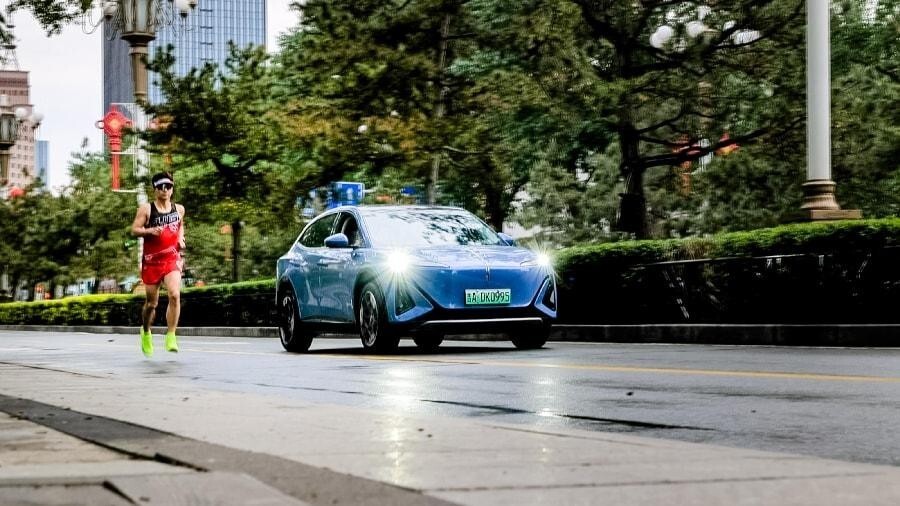 天工开路 智领长马 2025一汽红旗长春马拉松即将长红启程