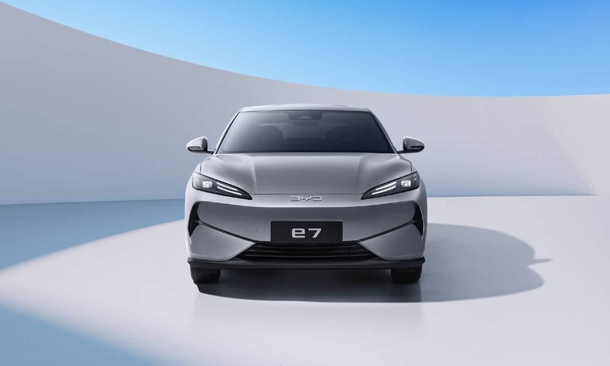又一款性价比之王！9.88万起售的比亚迪e7，该怎么选？