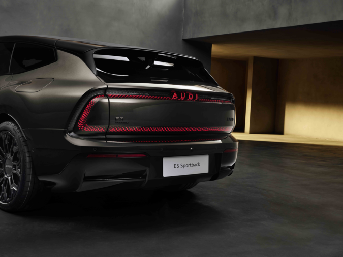 奥迪 E5 Sportback：光影哲学与技术革新的“美美与共”实践