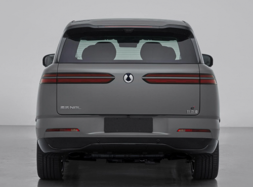 “8 系” 大六座 SUV 市场遇劲敌，腾势 N8L 公告图抢先看