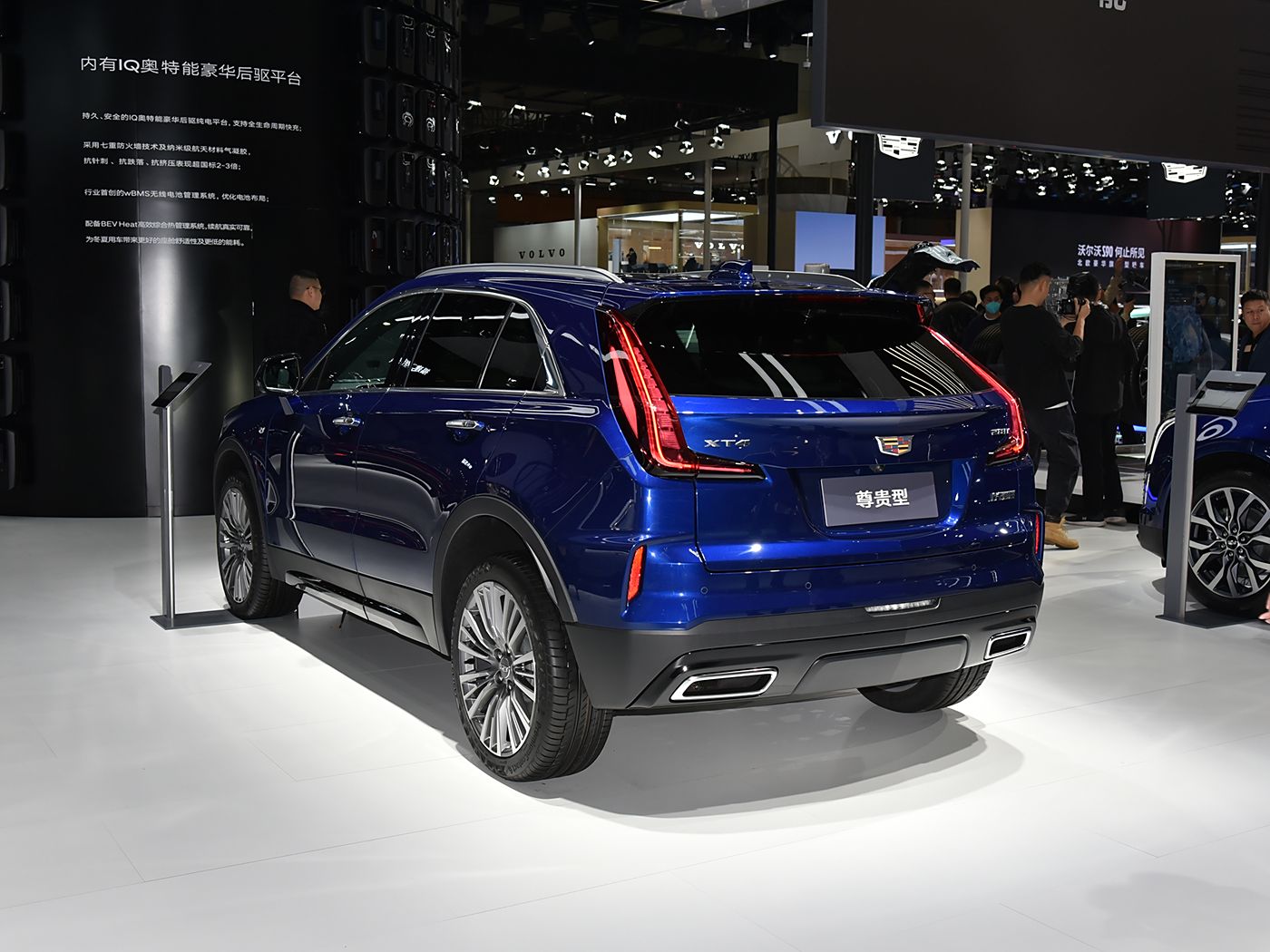 凯迪拉克掀桌子了，XT4一口价15.99万起，绝了