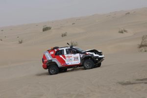 2025环塔SS4和田河赛段风沙暗涌 坦克400 Hi4-T逆袭登顶！