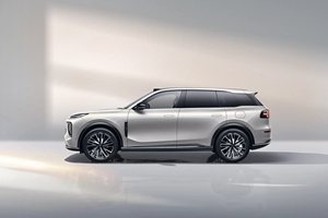 上市即火爆，订单破5万台！轴距2米9，油耗3.9升，限时12.18万起