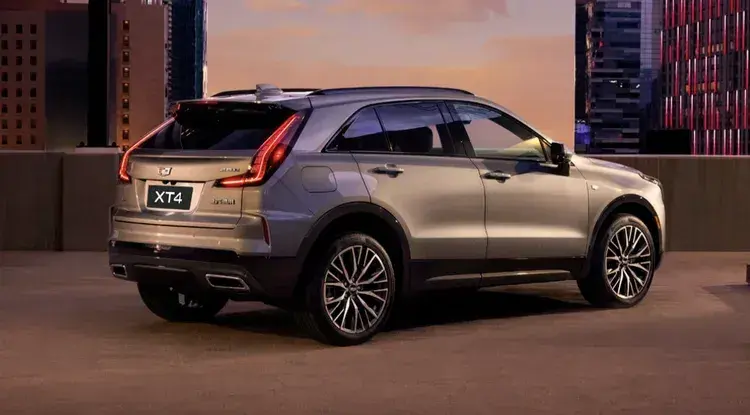 15.99万的凯迪拉克XT4价格确实低，但配置更低