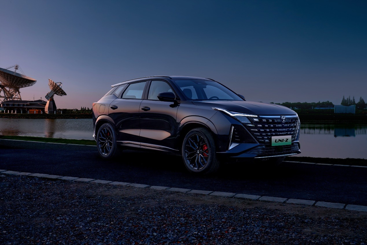 2025款UNI-Z PHEV加推战舰+、超能型，叠加焕新礼及国补后8.69万元起