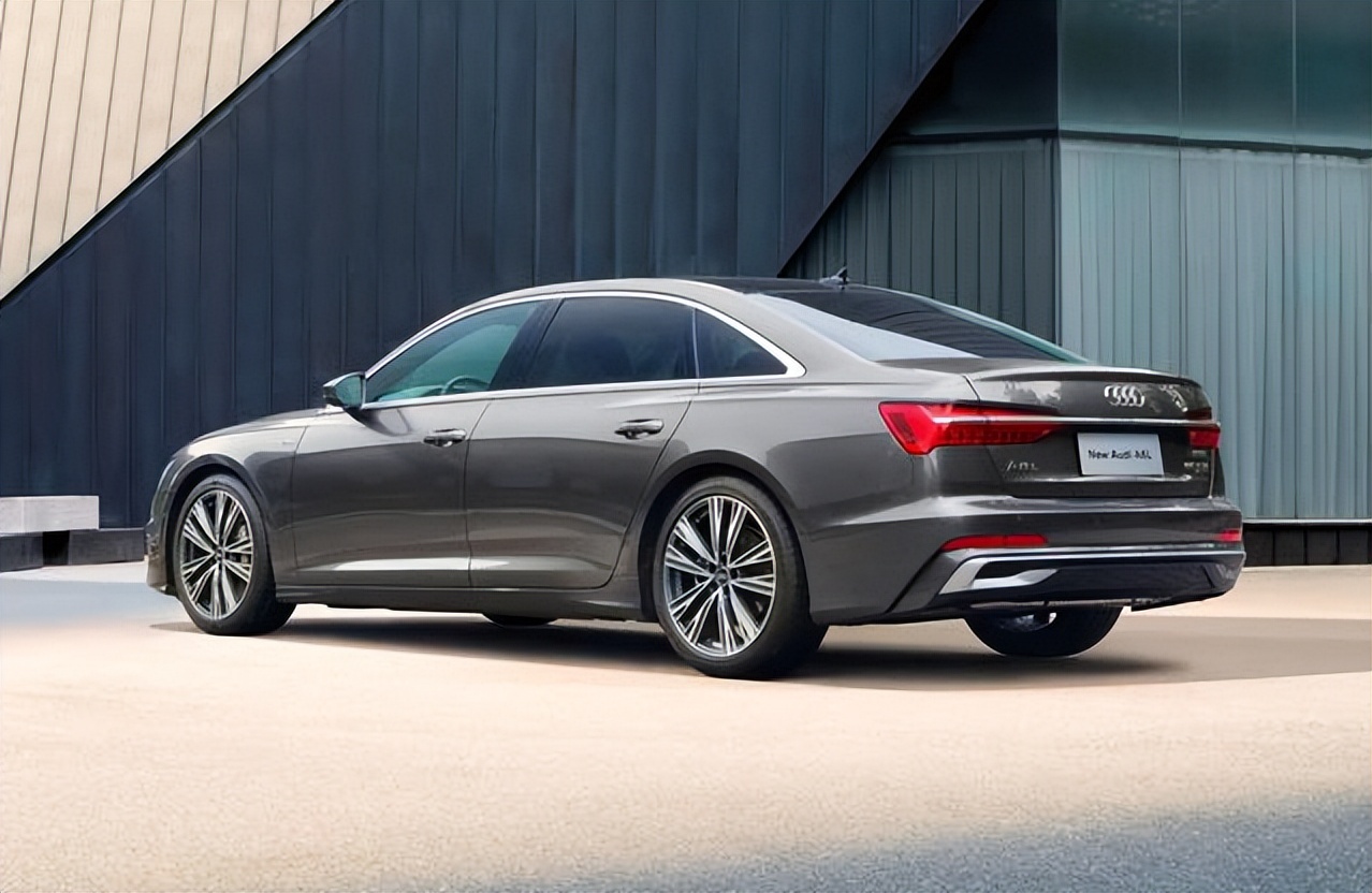 3.0T的奥迪A6L和2.0T的奥迪A8L，选哪个好呢？