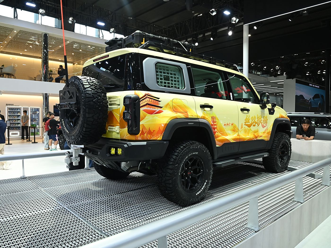 作为15万级的轻硬派SUV：哈弗猛龙燃油版和插混版哪款更好？