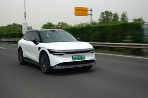 自主品牌纯电中型SUV还差了点什么？从极氪7X聊一聊