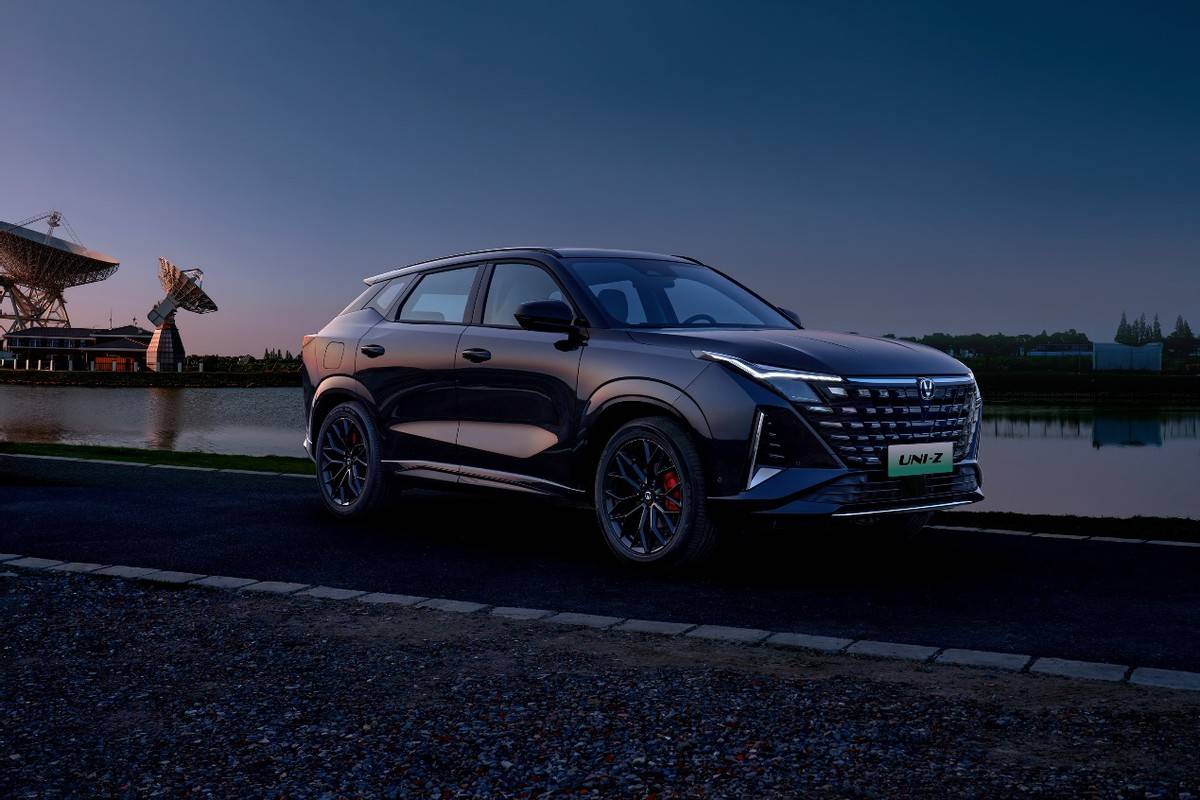 2025款UNI-Z PHEV加推战舰+、超能型，叠加焕新礼及国补后8.69万元起