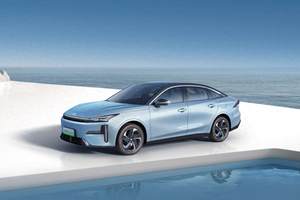 2L 级亏电油耗，超 2000km 综合续航，银河 L6 EM-i，让出行告别能耗焦虑！