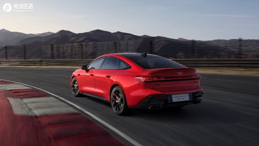 上汽奥迪 A5L Sportback：设计驾控双进阶 开启豪华轿跑新时代
