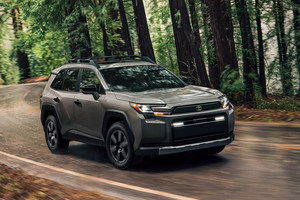丰田RAV4换代，3种外观，取消燃油版，插混/油混，纯电续航100km