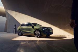“奥迪+华为第一车”一汽奥迪Q6L e-tron登场，豪华电动迎来强劲对手