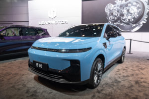 零跑 B10、海狮 05 EV、铂智 3X 大对决：谁是纯电SUV品价比更优选？