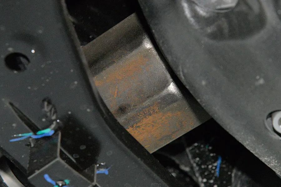 极氪MIX拆车：底盘紧凑工整，正向研发想改很容易！