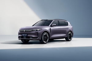 岚图FREE+、尊界S800坐一桌，30万有百万智能体验