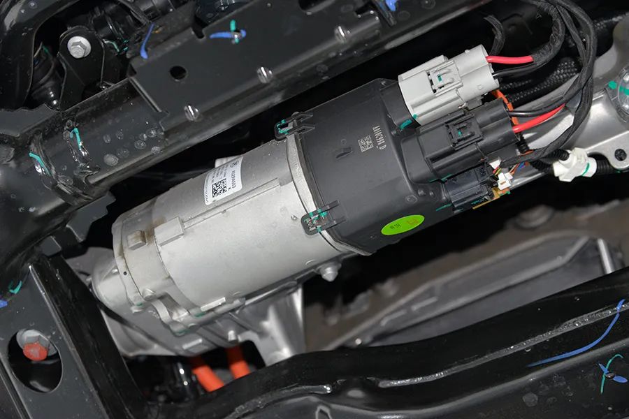 极氪MIX拆车：底盘紧凑工整，正向研发想改很容易！
