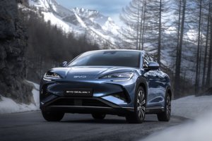 比亚迪《山河星球》第三集：飞跃阿尔卑斯，全球布局再加速