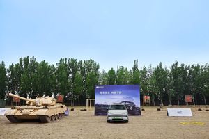 36吨坦克碾压下的安全冗余，吉利银河E5电池卷出新高度