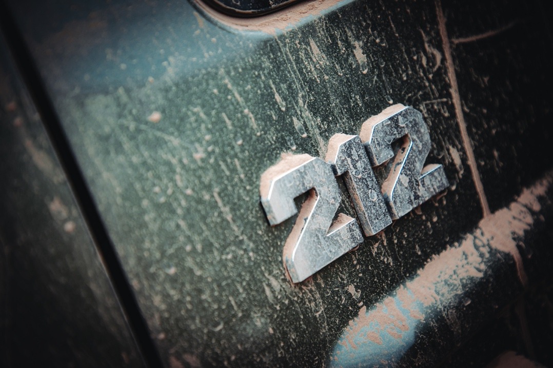 212越野车“反内卷”指南：为什么它能在新能源围堵中突出重围？