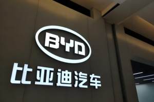 汽车圈的“恒大”要出现！比亚迪李云飞做出了正面回应
