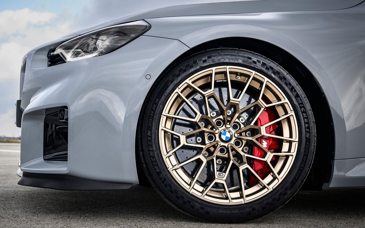 BMW M 部门推限量特别版M2 CS ！约合人民币93万元！