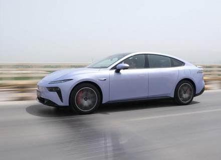实用运动兼备 试驾体验2025款eπ007