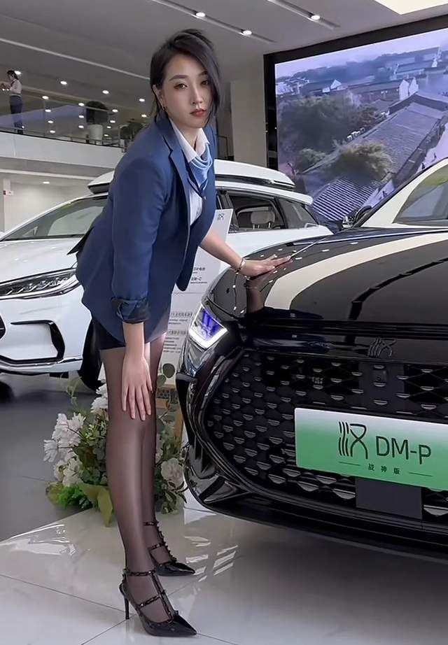 比亚迪突曝大消息：事关负债5800多亿，不装了，摊牌了
