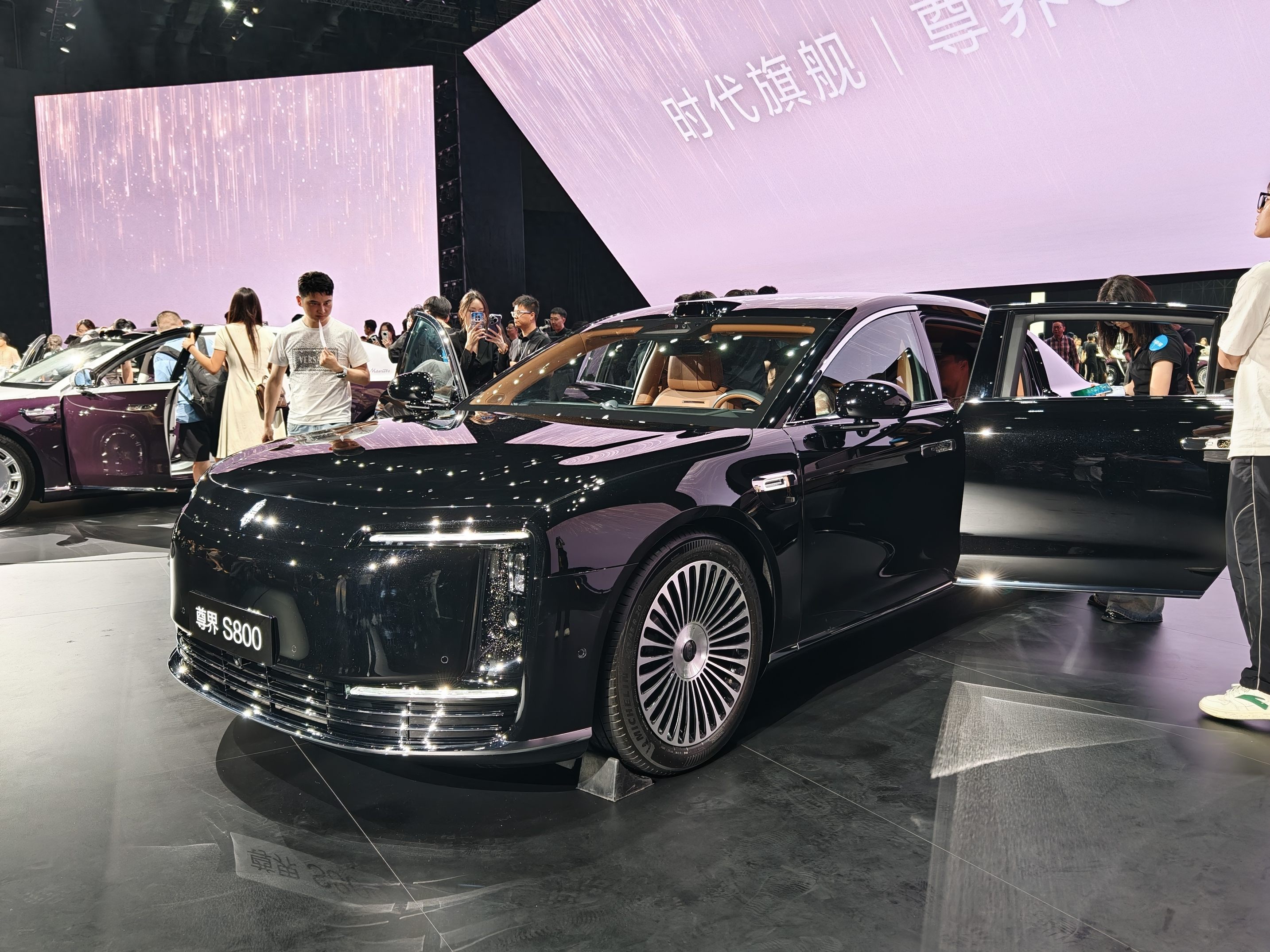 尊界S800一小时大定过千，华为对中国高端市场的洞察无人能及