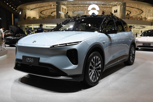 2025 款蔚来 ES6 内饰谍照曝光！有望在 5 月至 6 月上市