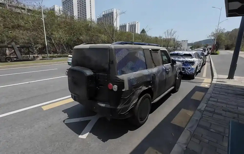 疑似方程豹钛7谍照曝光，或依旧承载式车身，看齐豹5