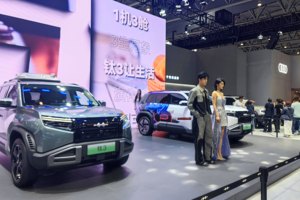 方程豹钛3：用赛博朋克的灵魂，给15w级SUV市场开了一剂“快乐药”