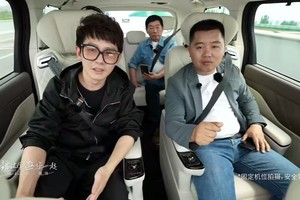 谁说老板不能坐三排？魏建军直播亲测全新高山座座皆“C位”